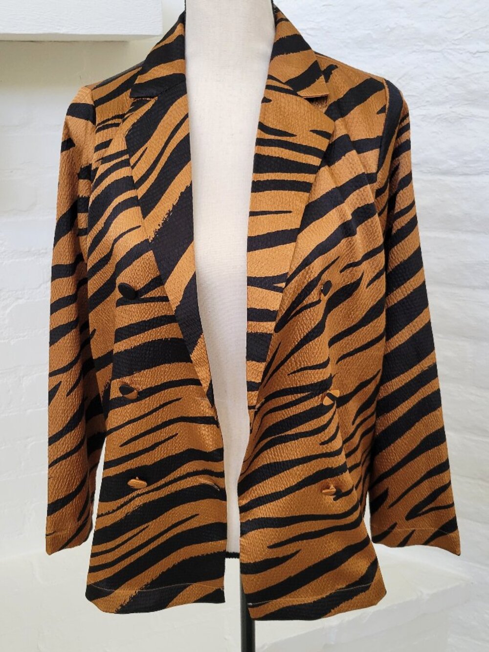 Who What Wear Blazer Animal Print Small Orange Black Tiger Jacket Fall Halloween